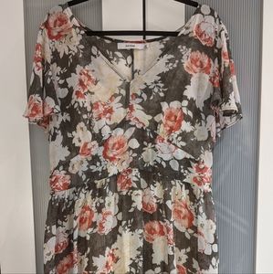 Romantic midi length dress with flutter sleeves (XL)